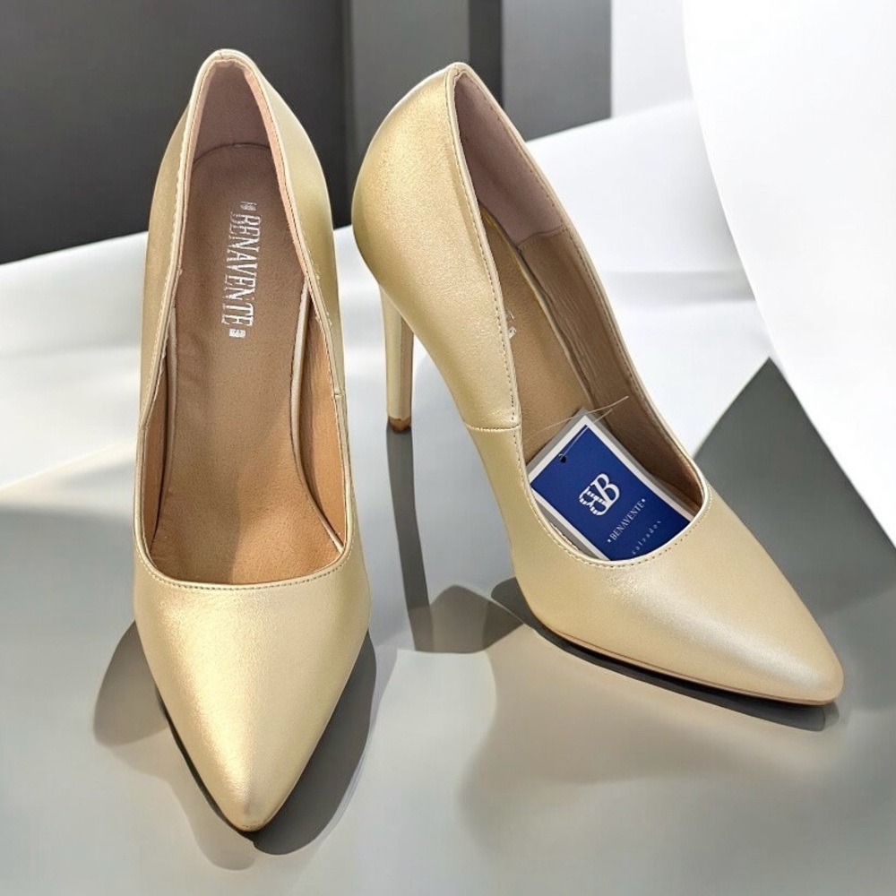 NWT Benavente Pointed Toe Gold Stiletto Pump European 36 (5.5) Brand New